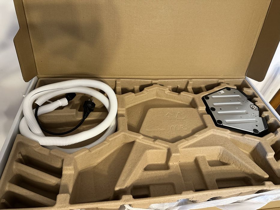 Dell 27″ Curved Gaming Monitor - 144Hz, 1ms, FreeSync / G-SYNC