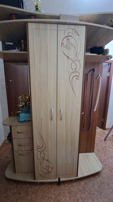 Прихожая сатылады.