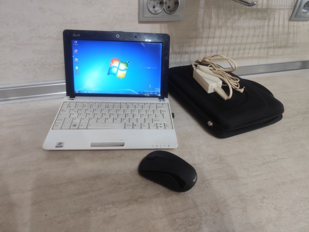 Лаптоп asus 10.1