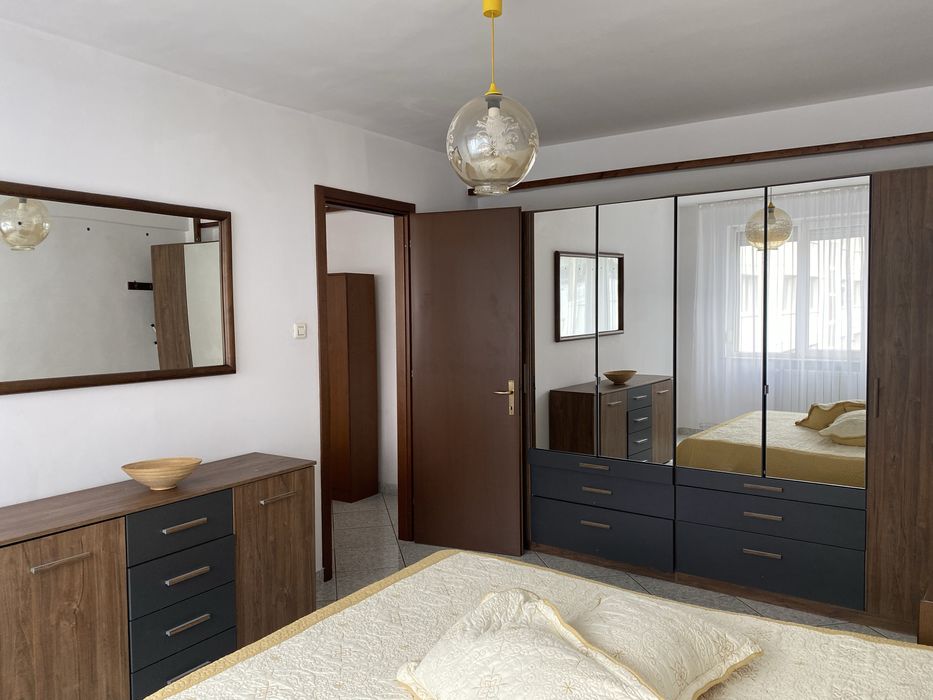 Inchiriez apartament