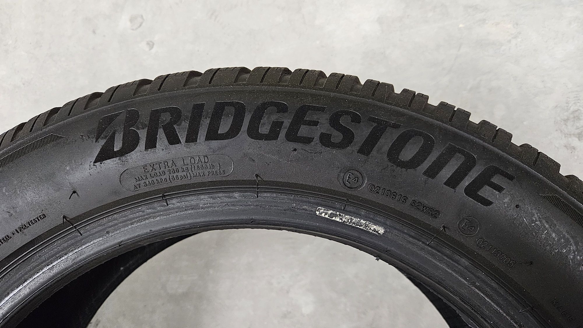 215/55/17 Bridgestone LM005 зимни