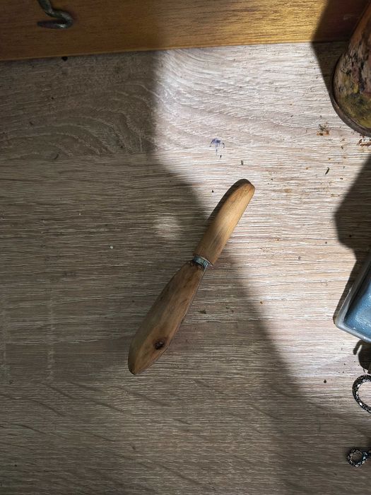 Малко ножче за писма с кания.