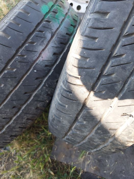 Vând roata 215/65/R16 C