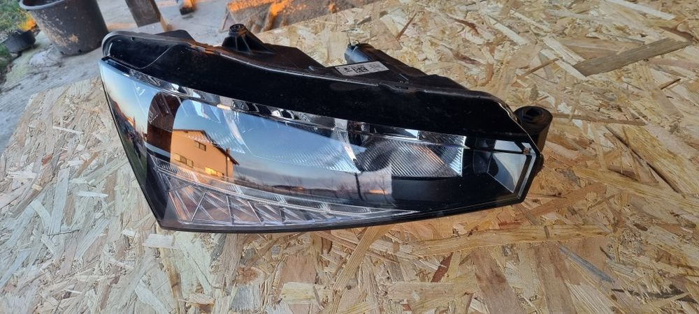 Far dreapta skoda scala  led 150euro