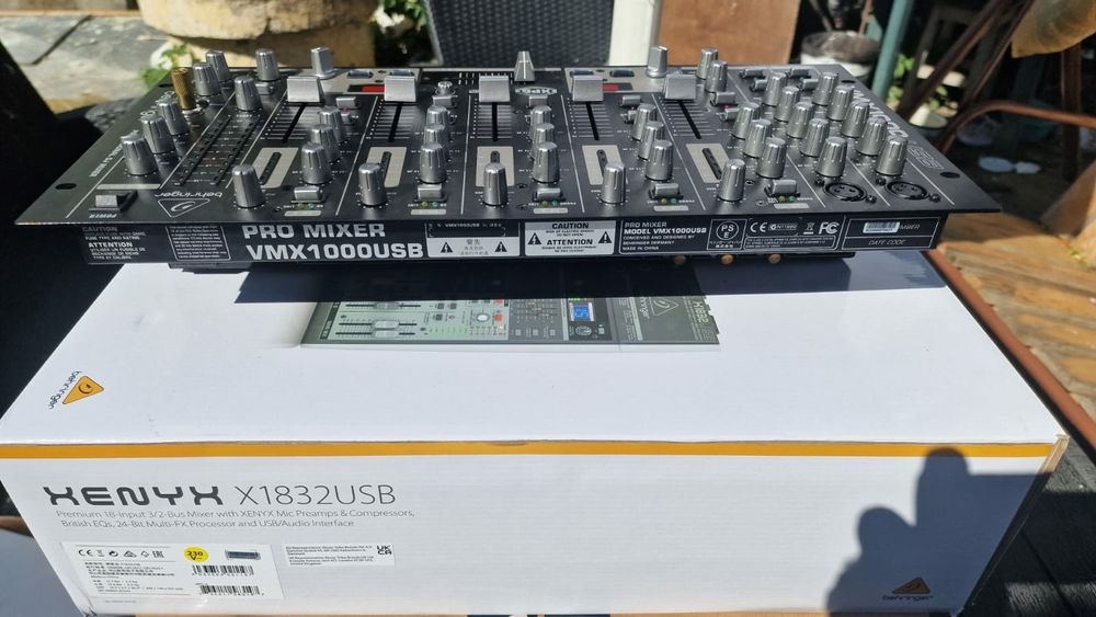 Mixer Profesional  Behringer VMX 1000 USB