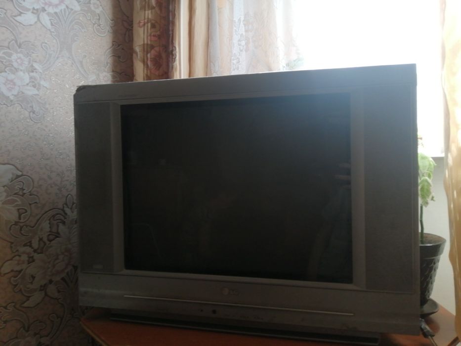 Телевизор LG б/у