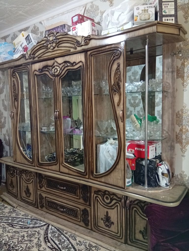 Прадаю стенку не дорога