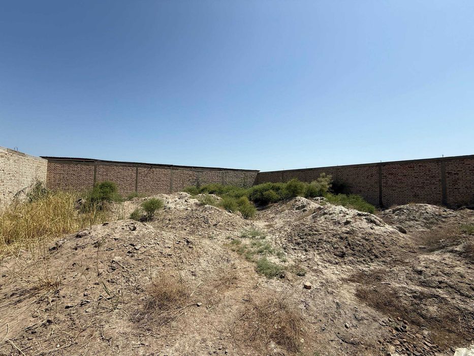 TAYYOR 6 SOTIQLI QURILISHI tuganlanmagan hovli sotiladi