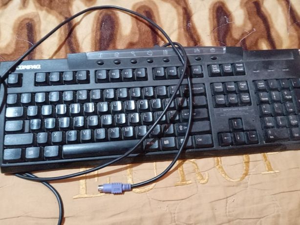 Tastatura este mai veche dar ieste utilizabila