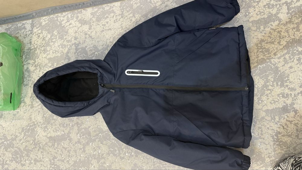 Продам поатье на девочку