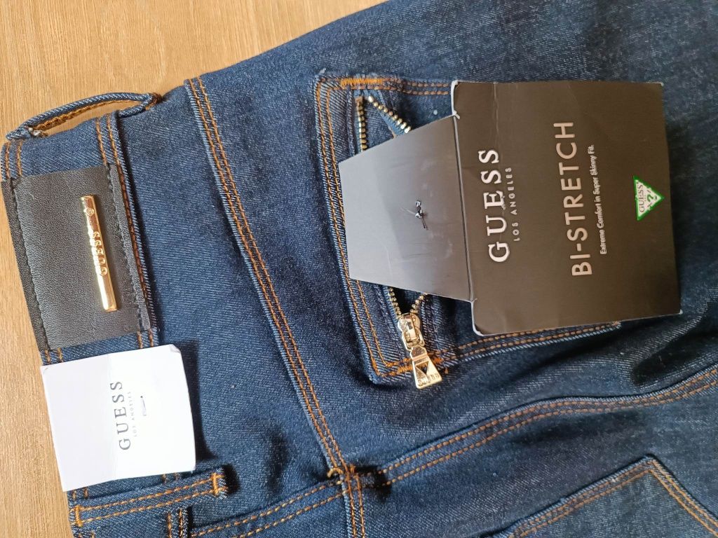 Нови дънки ", Guess"