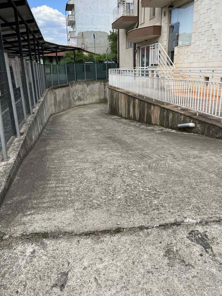 Дава се под наем Гараж / Паркомясто в Кюстендил, Център - 35 кв.м за 61.2 € - Снимка #8
