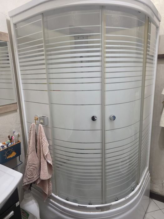 Душевой кабинка.