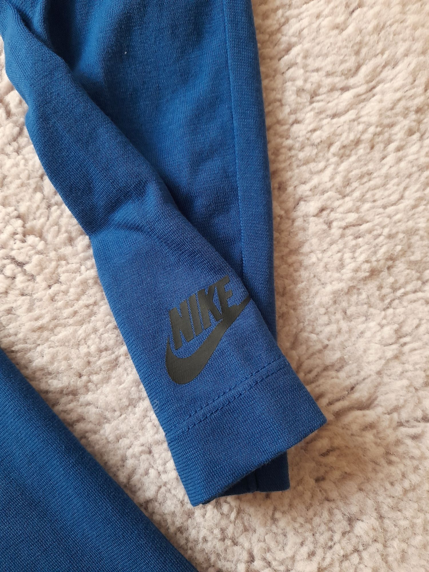 Nike tech мъжки блузи S размер 2броя.