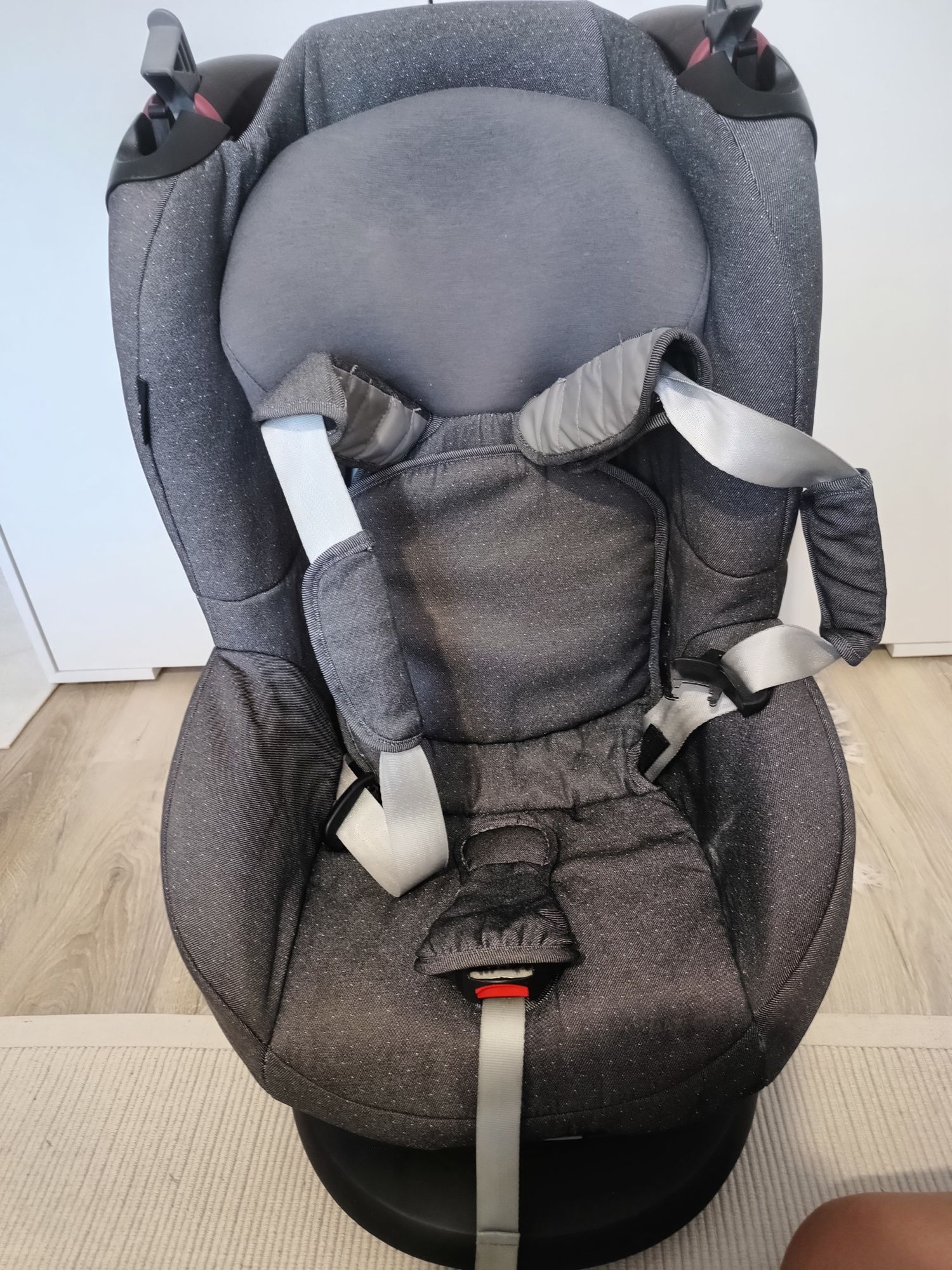 Maxi cosi "Tobi" столче за кола