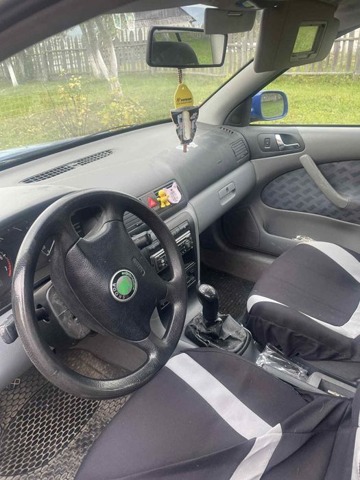 Vând sau dezmembrez  skoda