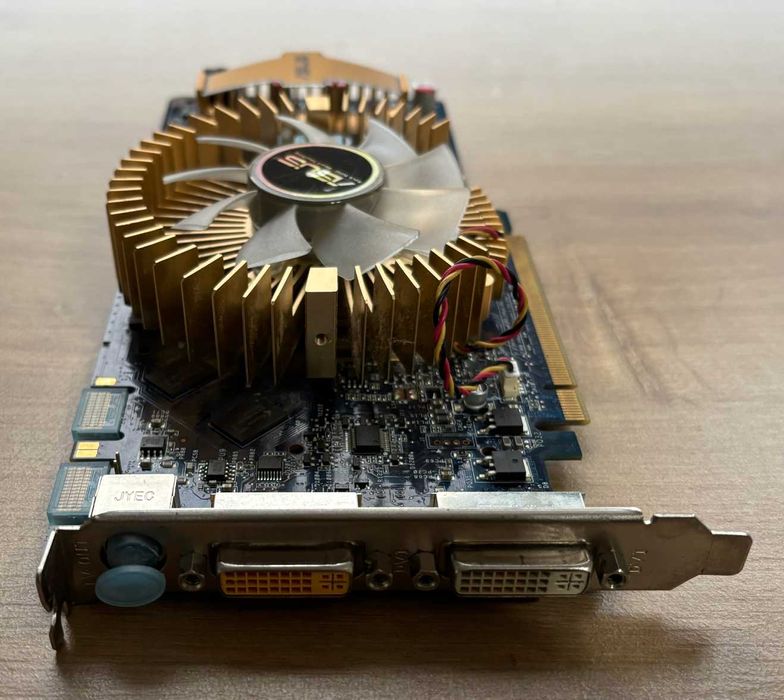 Placă video ASUS GeForce GTX 460 DirectCU