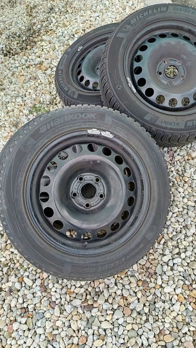 Гуми зимни с джанти HANKOOK 205/55/16 2бр. И MICHELIN 205/55/16 -2 бр.