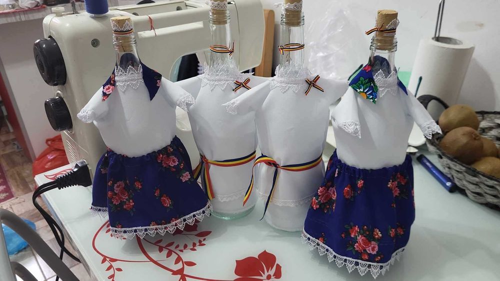 Vand sticle traditionale 25 lei buc