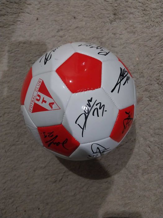 Minge semnata de toata echipa uta arad