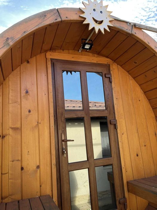 Casute din lemn tip butoi