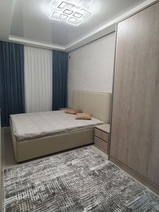 Продам квартиру на Буюк Ипак Йули 2в3/5/5 Евро ремонт с мебелью и тех.