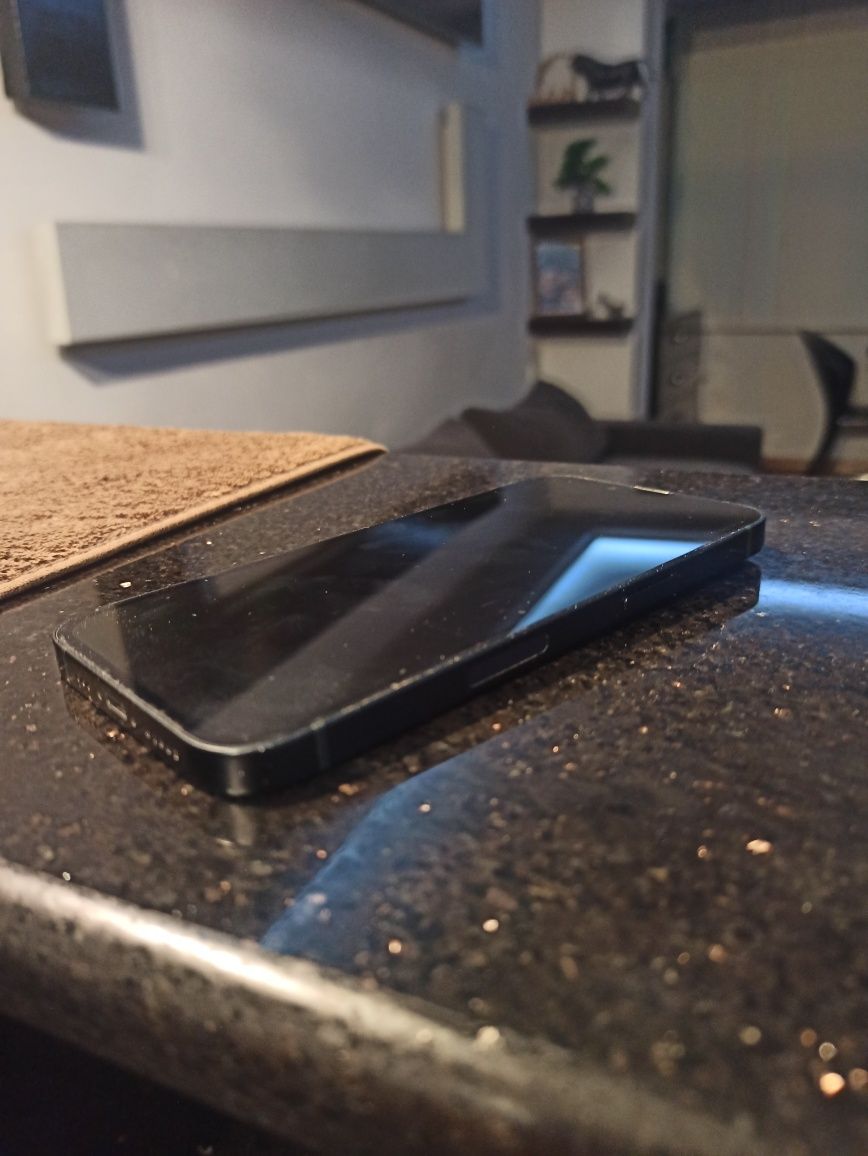Iphone 14 iCloud заключен