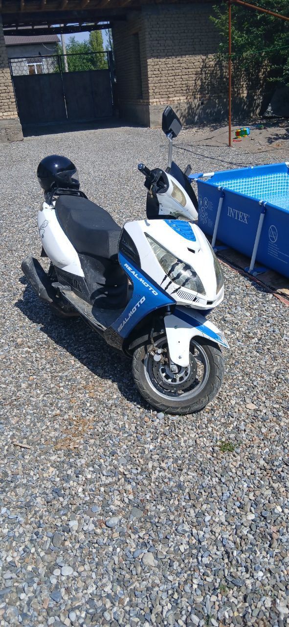 skutr benzn 150kub