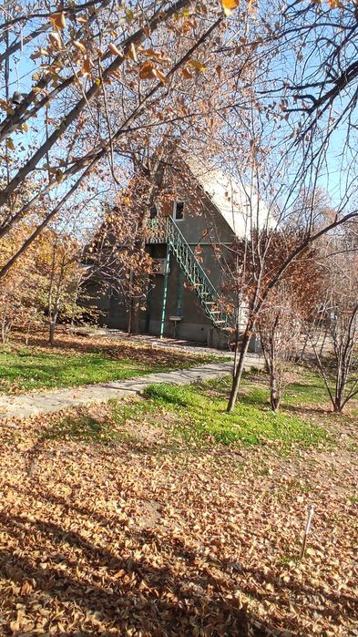 Продается дача в п.Навбахор, Паркентский район