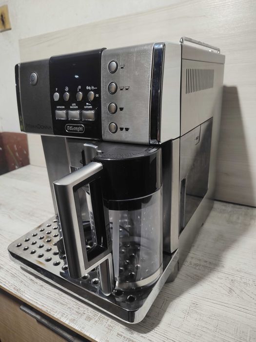Кафеавтомат - робот Delonghi PRIMADONNA ESAM 6600