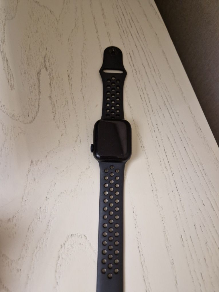 Applw watch 7 nike