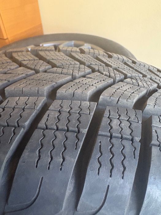 Set complet Jante 17” OEM + 225/65R17 Goodyear + TPMS