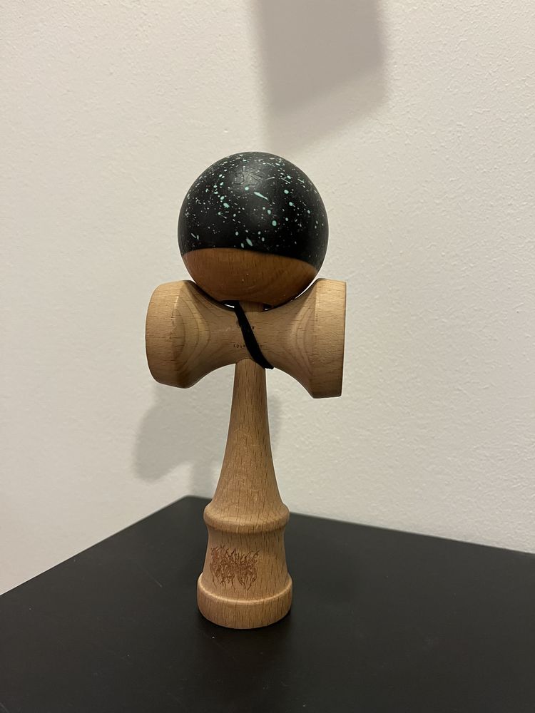 Vand kendama cu bila de sweets prime v4 space jam si ken de krom