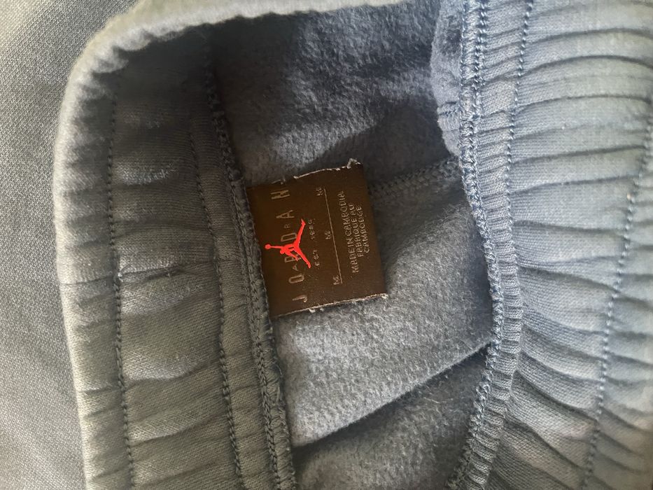 Vand pantaloni originali Jordan marimea M