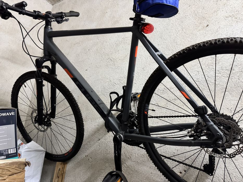 Bicicleta Trakking Cube