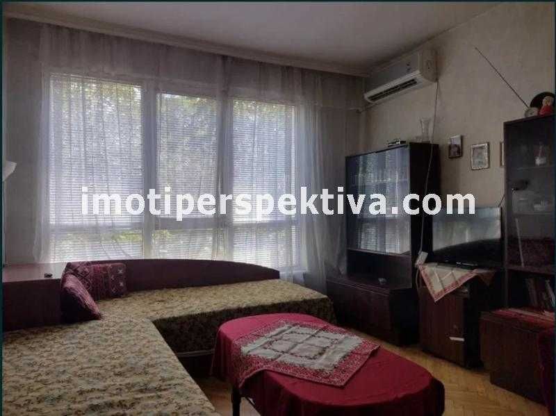 Продава се Двустаен апартамент в Пловдив, Център - 56 кв.м за 2095 €/кв.м - Снимка #1