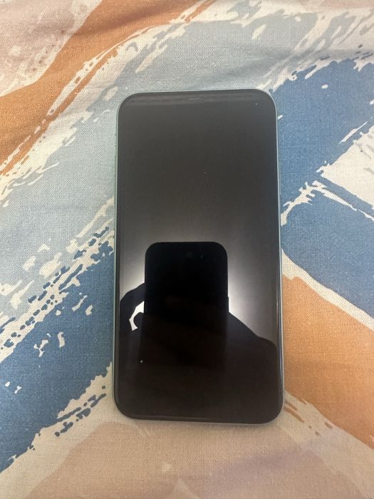 Айфон 11 64 гб .