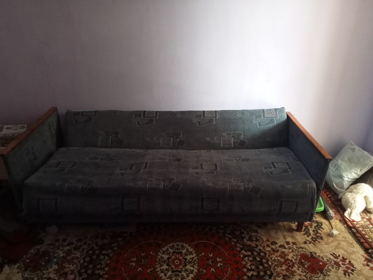 Divan restavratsiya qilamiz