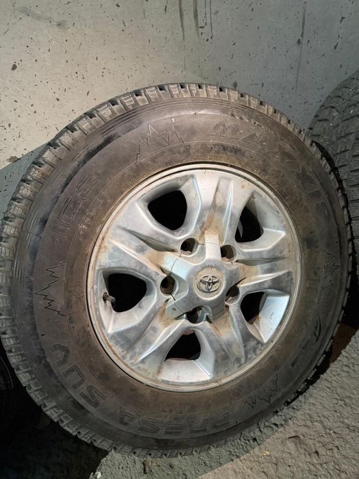 Комплект зимх шин