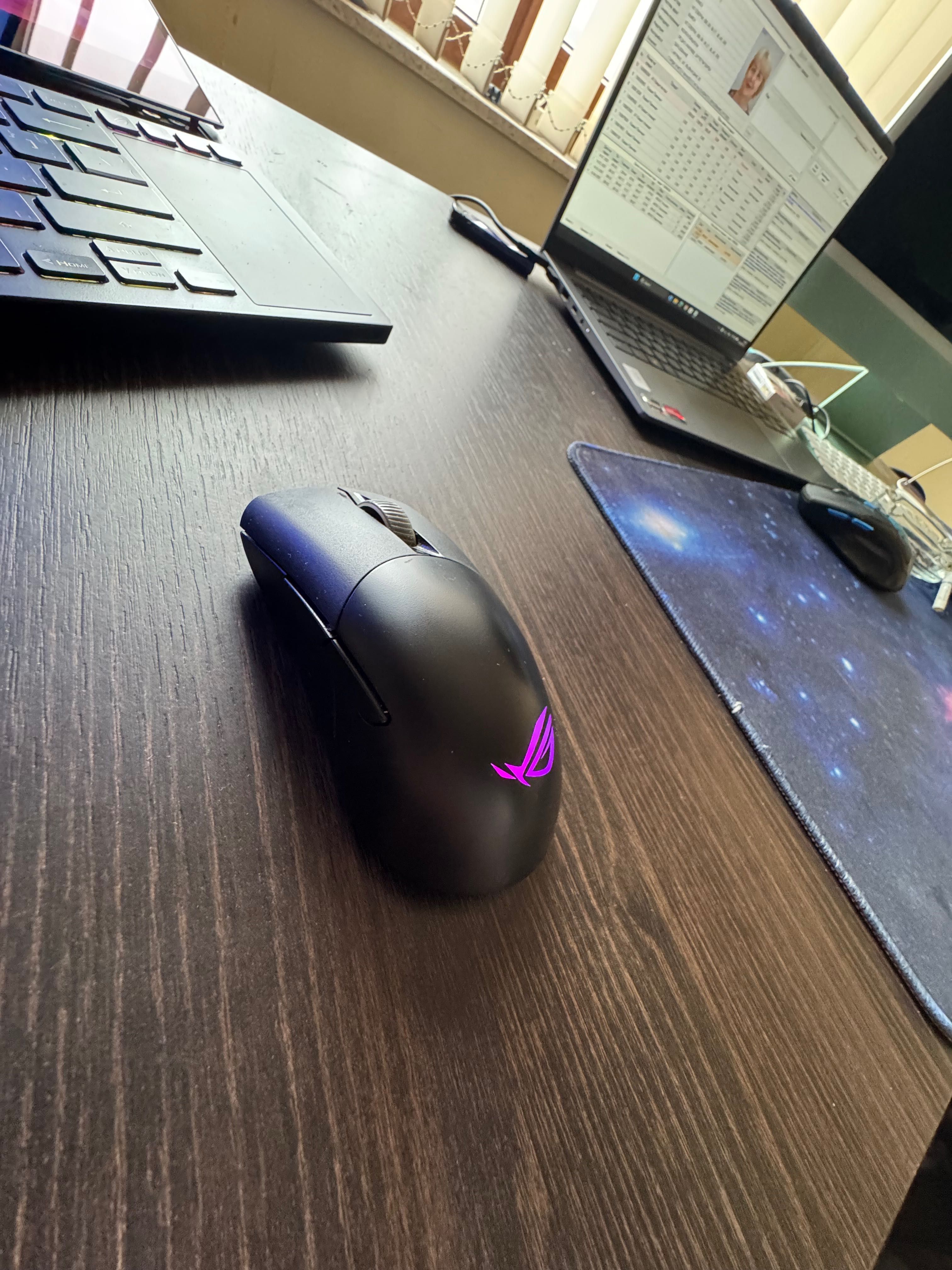 Геймърски лаптоп ASUS rog zephyrus duo 16'' . Гаранция