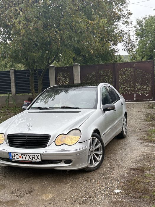Mercedes-Benz W203 – 2.2 CDI / 2003 / Manuală