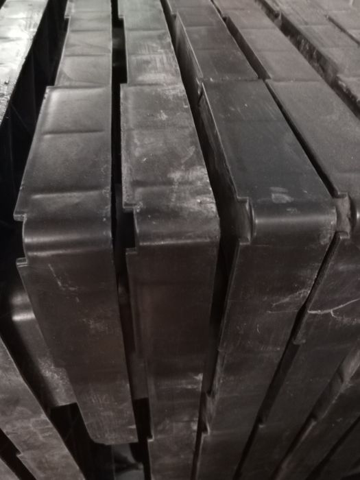 50 000 sum.Poddonlar sotiladi 100 ta