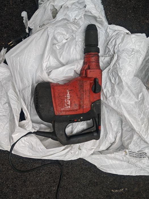 Продавам hilti te 76 atc