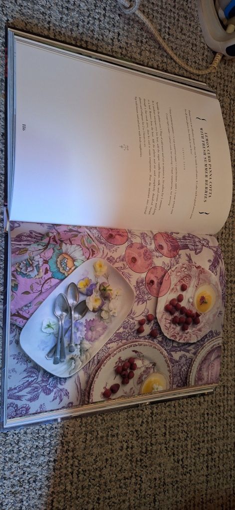 Vând carte Colecție