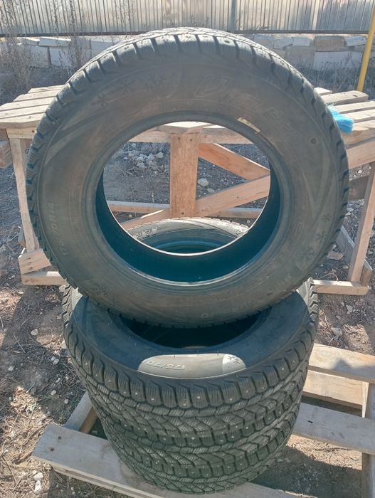 Продам шины. Зима. Шипы.