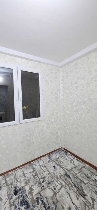 9-квартал Чиланзар продается срочно 1 комнатная квартира. 1/3/5