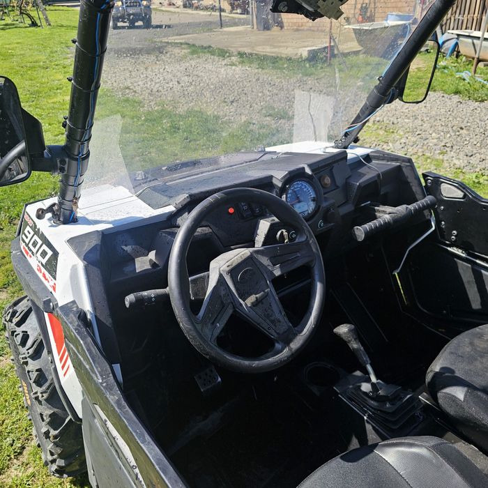 Vând polaris rzr900