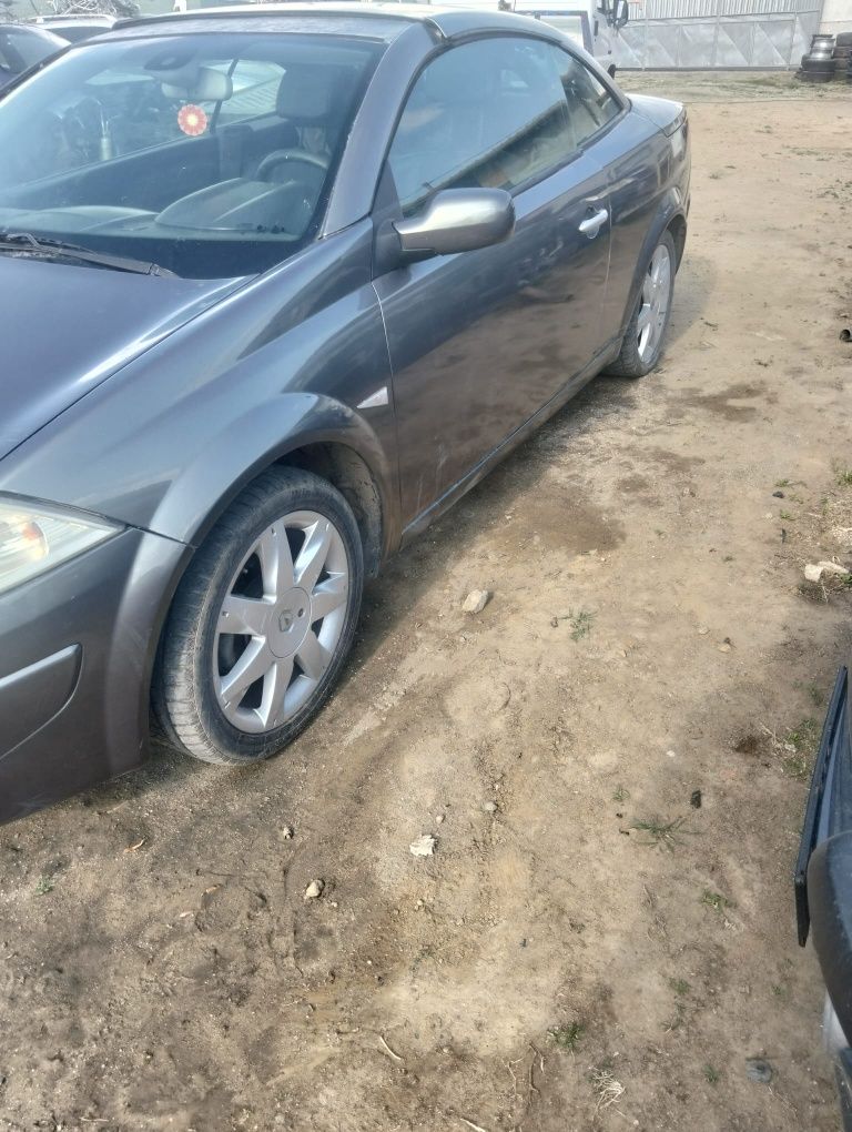Dezmembrez Renault Megane 2 cabrio
