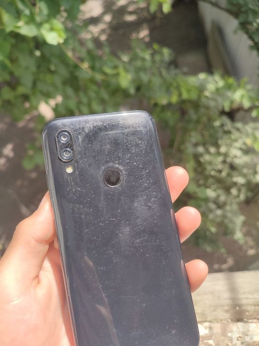 Redmi 7.         32/4 gb