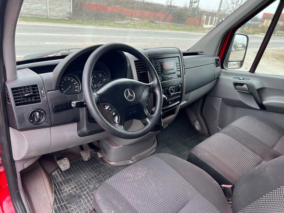 INCHIRIEZ duba autoutilitara MERCEDES Sprinter LUNG 3,5 t Fara SOFER